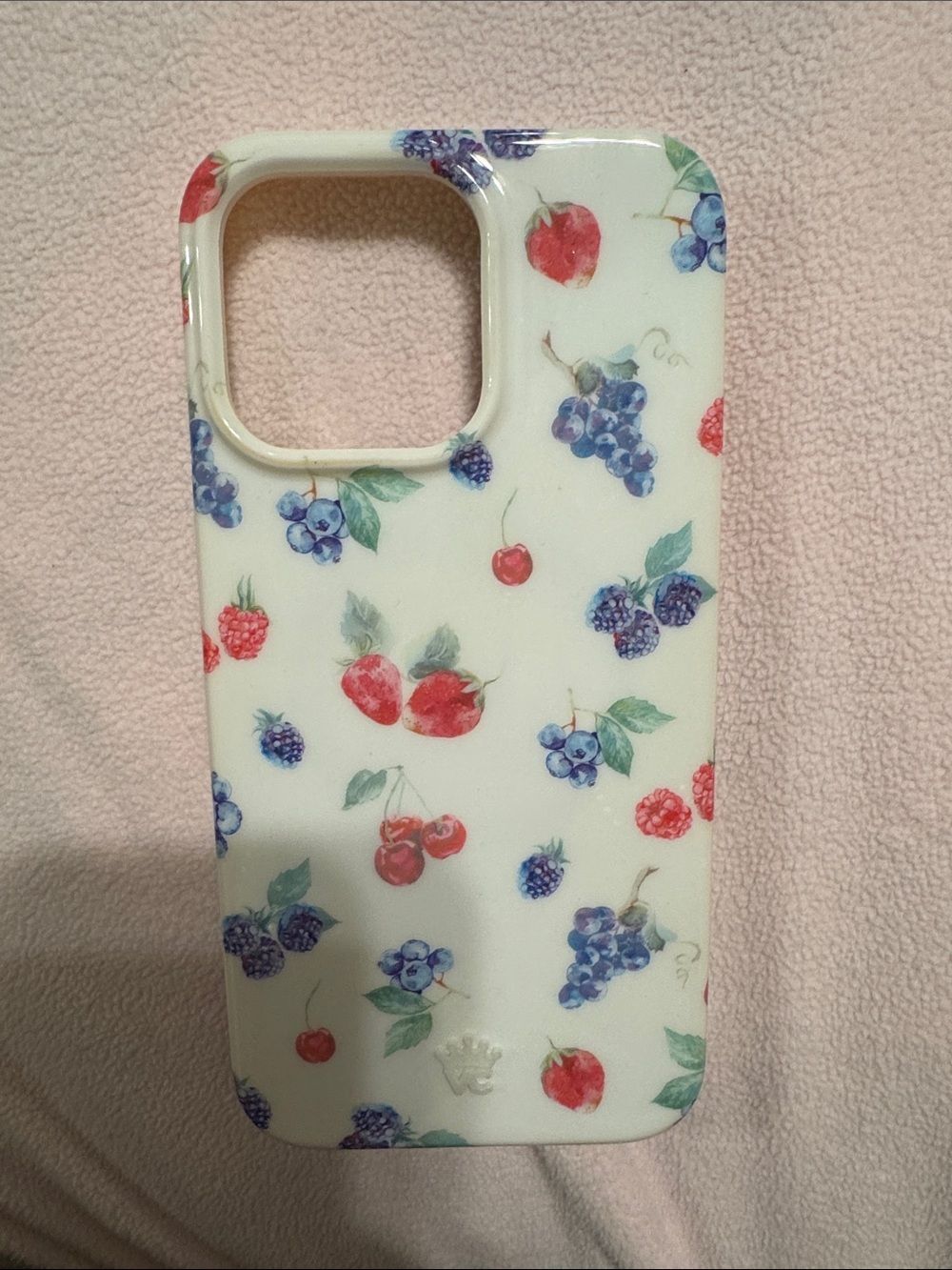 Velvet Caviar White Berry iPhone 15 PRO MAX case